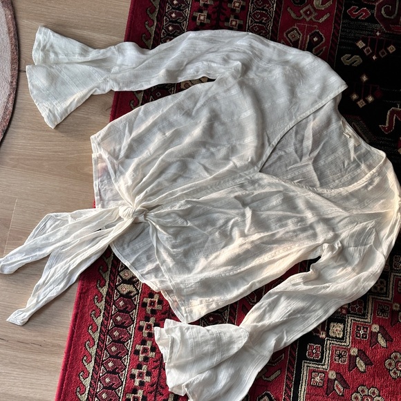 *Grade & Gather White Pleated Bell Sleeve Tie Top - Picture 4 of 8